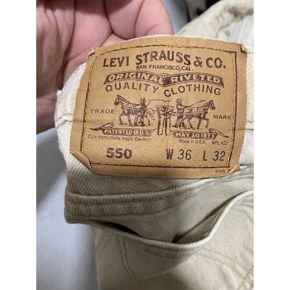 Vintage Levi’s cream Made In USA  tag Size 36x32 actual size 38x29.5 - Picture 8 of 11
